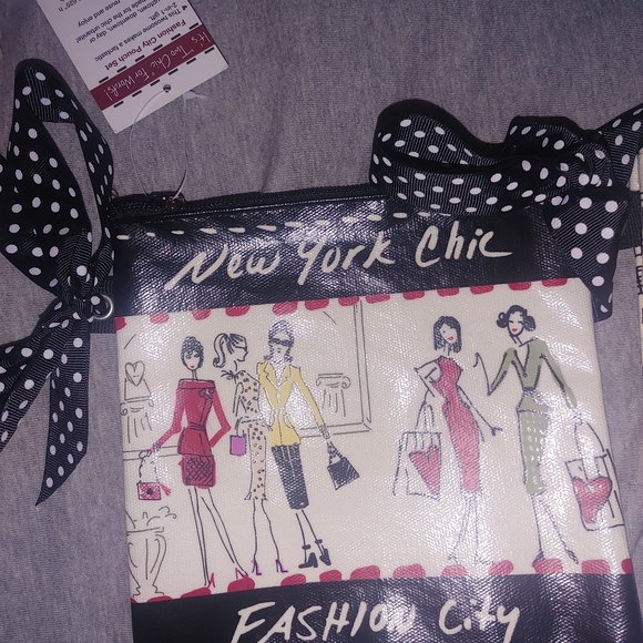 Brighton NWT Fashion City Cosmetic Bag Set - Picture 4 of 4